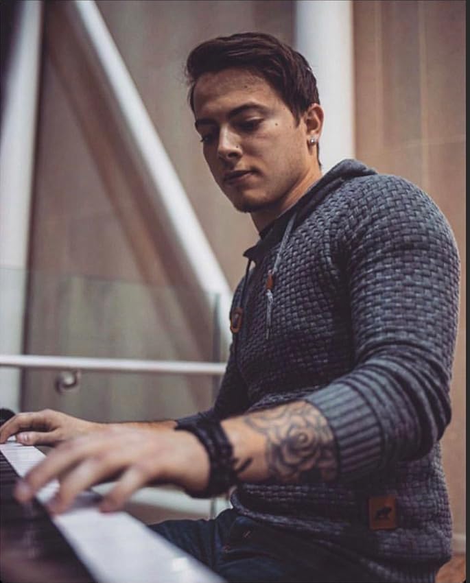 AirWaffle Solid Knitted Hoodie